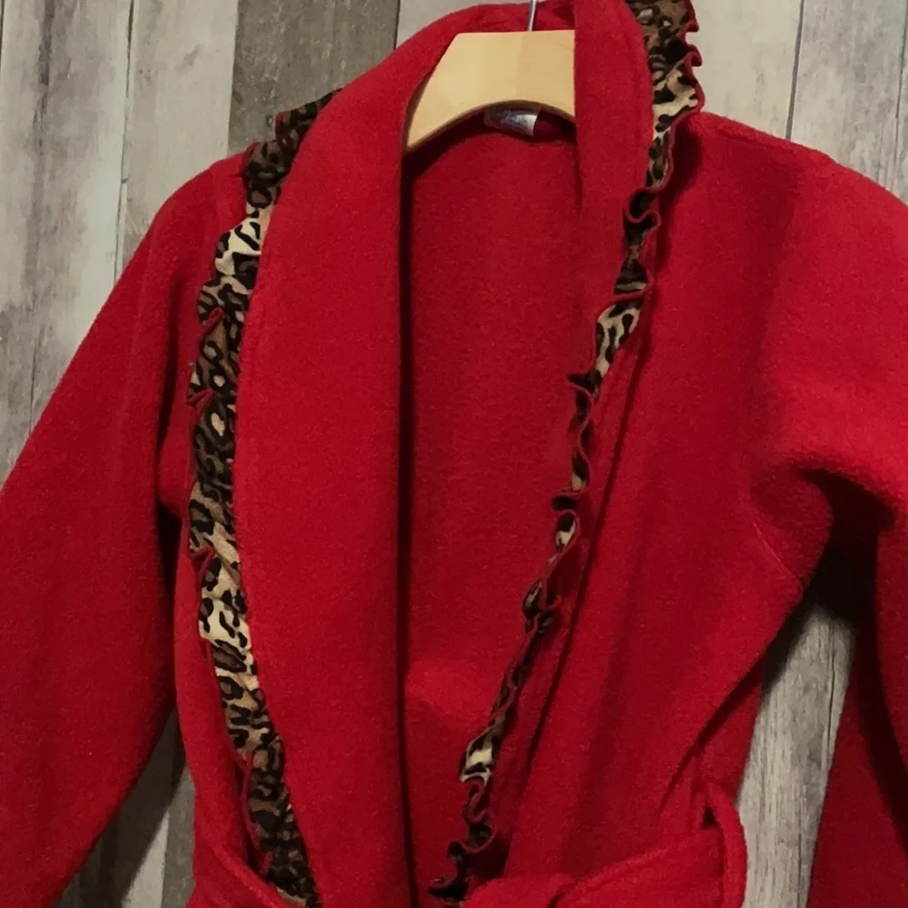 the children's place red leopard robe size 5-6